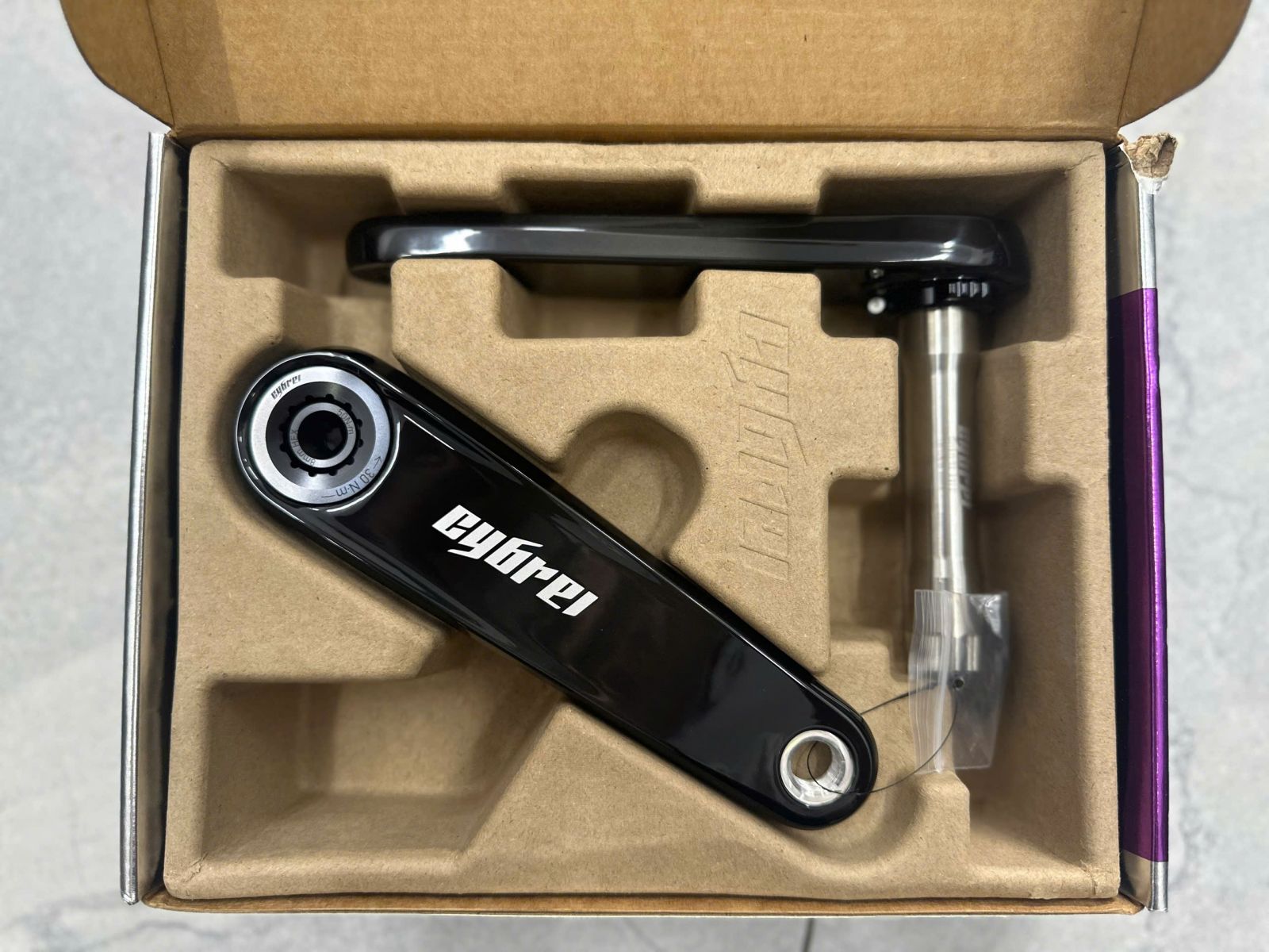 GIÒ CYBREI CARBON