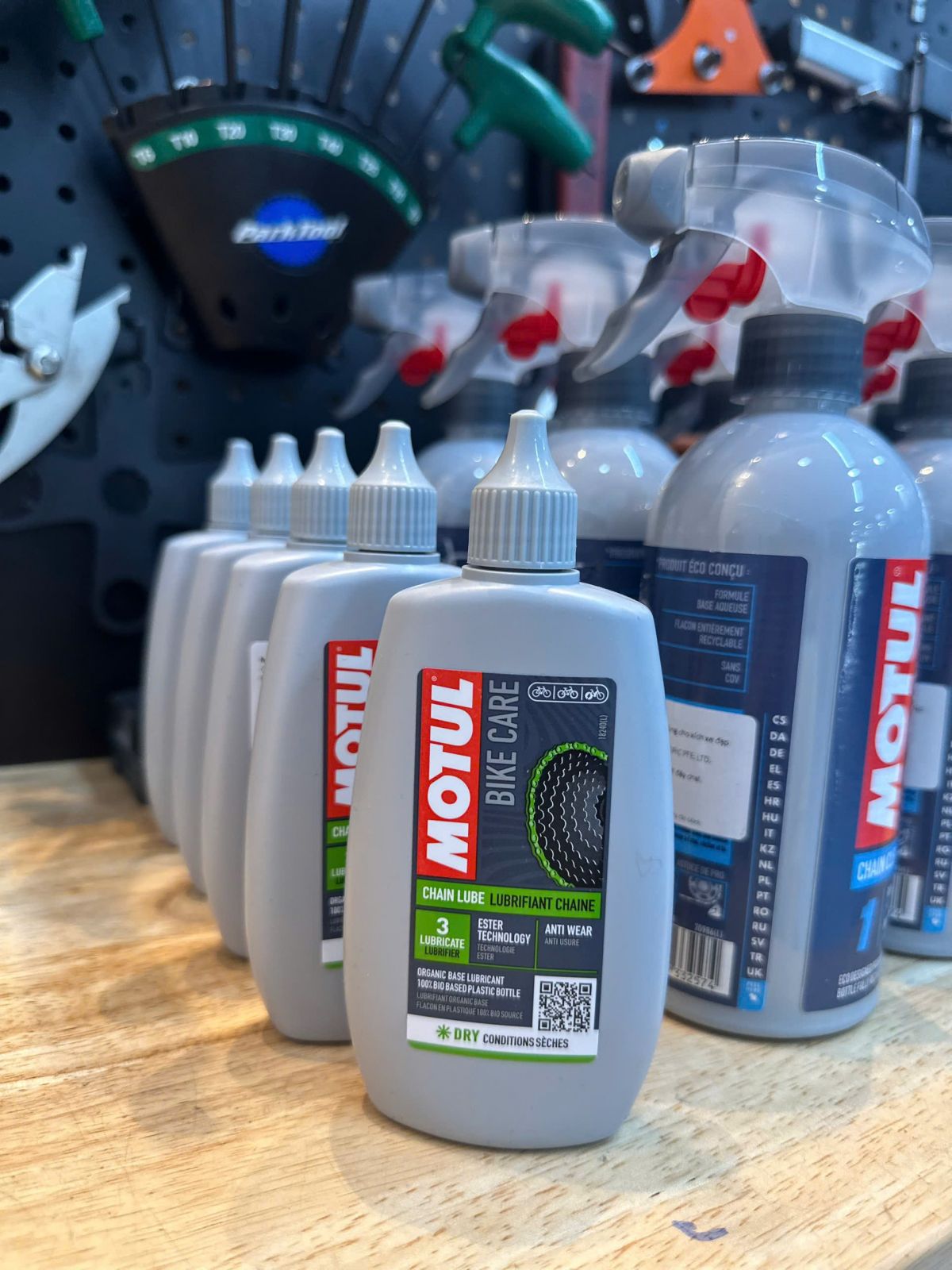 DẦU BÔI TRƠN XÍCH LÍP MOTUL