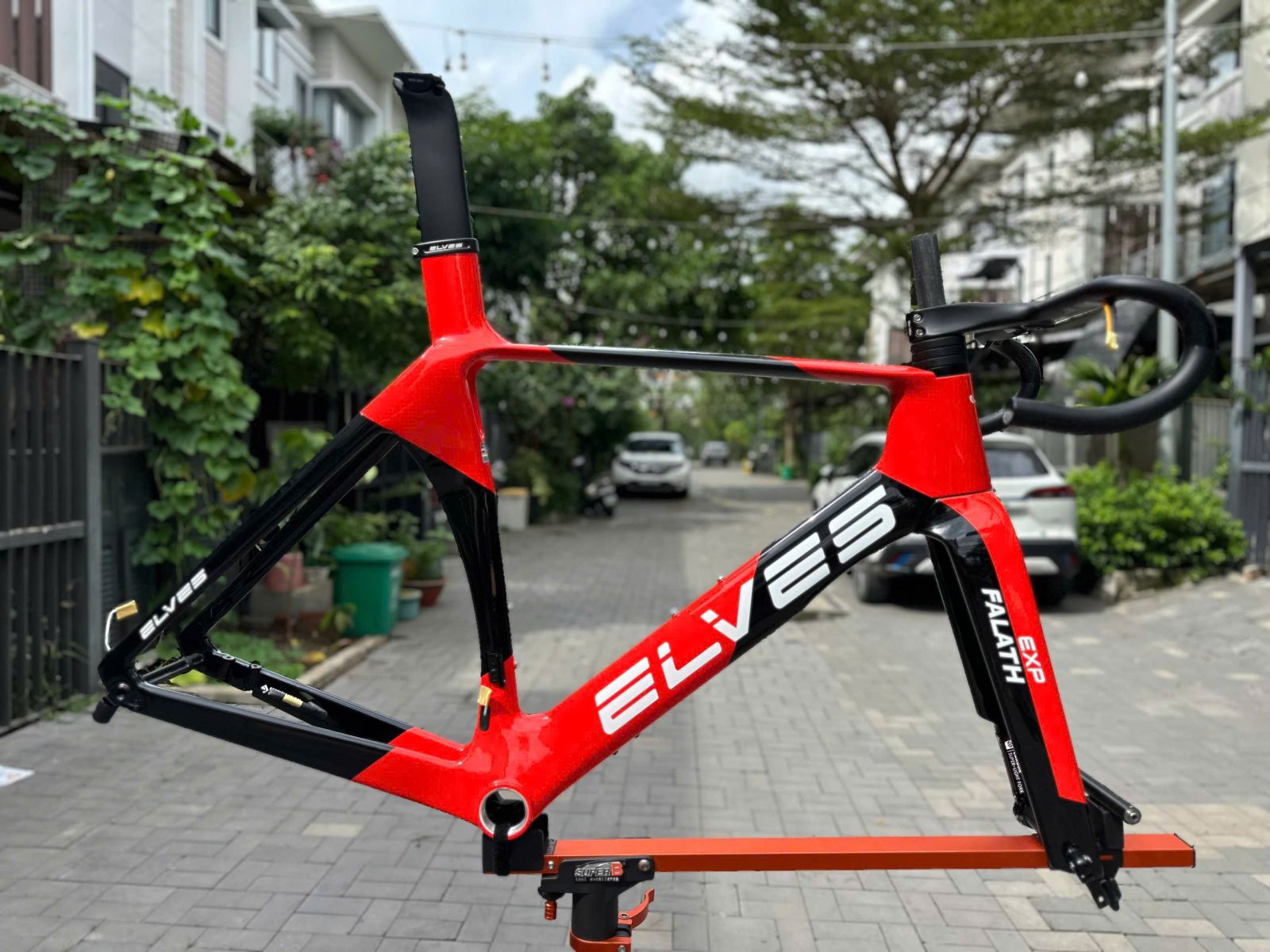 ELVES FALATH EXP ĐỎ PHỐI ĐEN