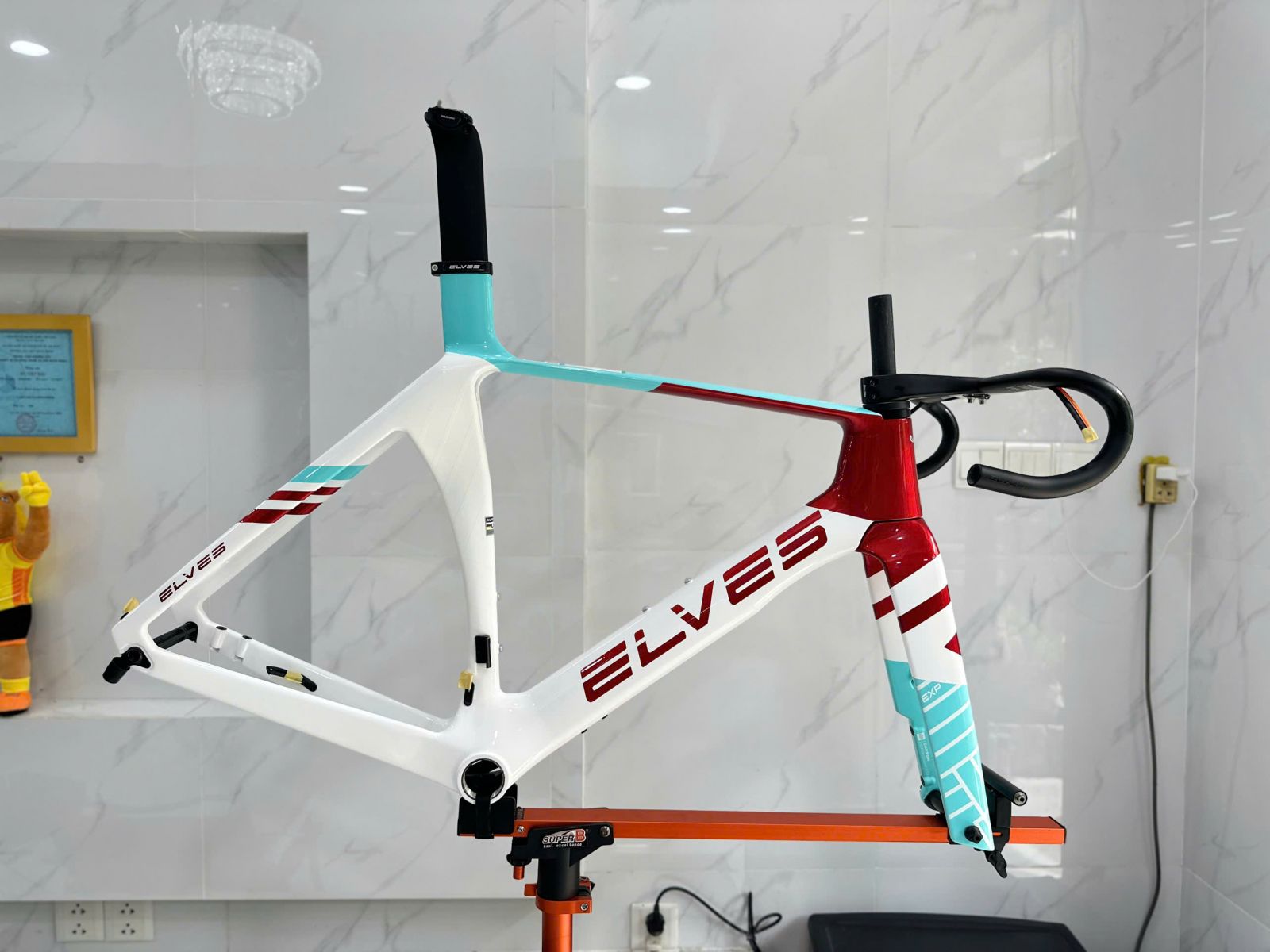 ELVES FALATH EXP TRẮNG ĐỎ XANH