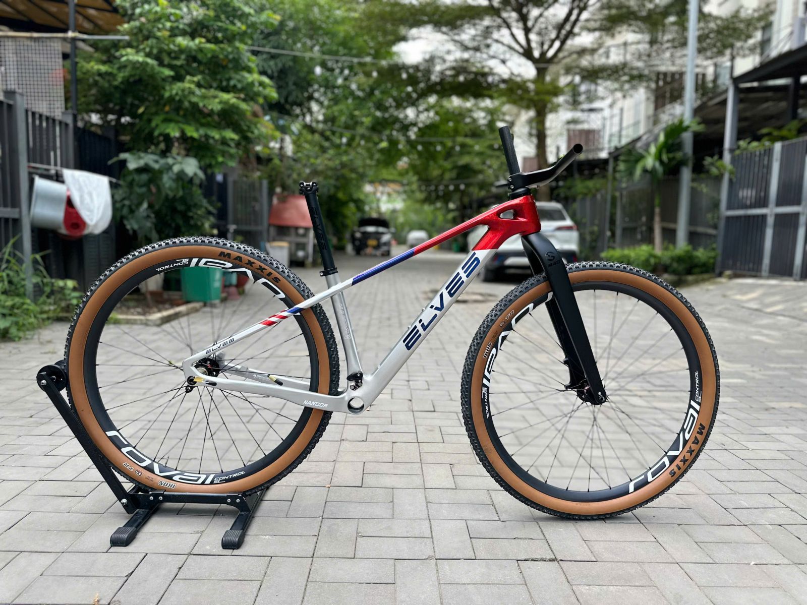 ELVES MTB NANDOR PRO 29 - ROVAL MTB