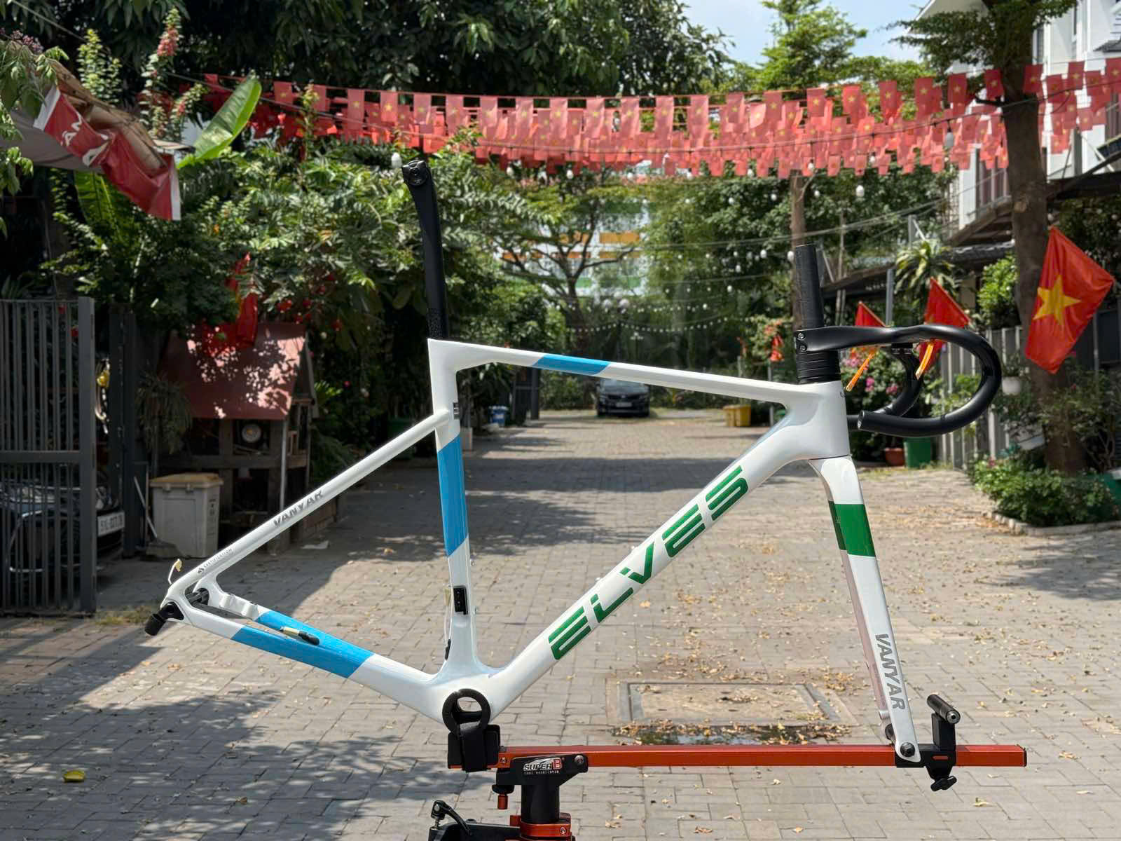 ELVES VANYAR TRẮNG XANH